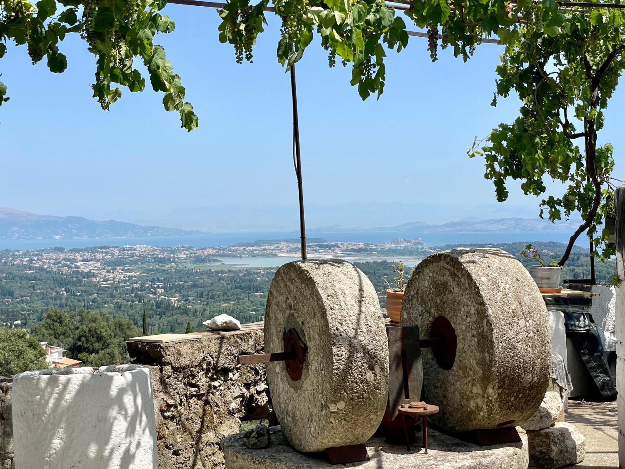Vila Mary'S House With Panoramic View Agioi Deka  Exteriér fotografie